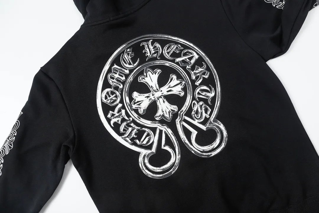 M12—P210 -Chrome Hearts/Chrome Hearts printed sweatshirt cardigan jacket -420 grams of high-density, high-quality wool, soft, delicate and skin-friendly, soft and silky to the touch, warm and skin-friendly -The hardware and zipper accessories are all customized and full of details -Colour: black -Size: S M L XL
